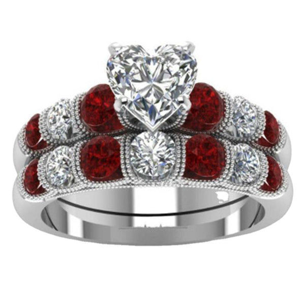 Statement Fashion Set Ring With Heart Shaped Diamonds